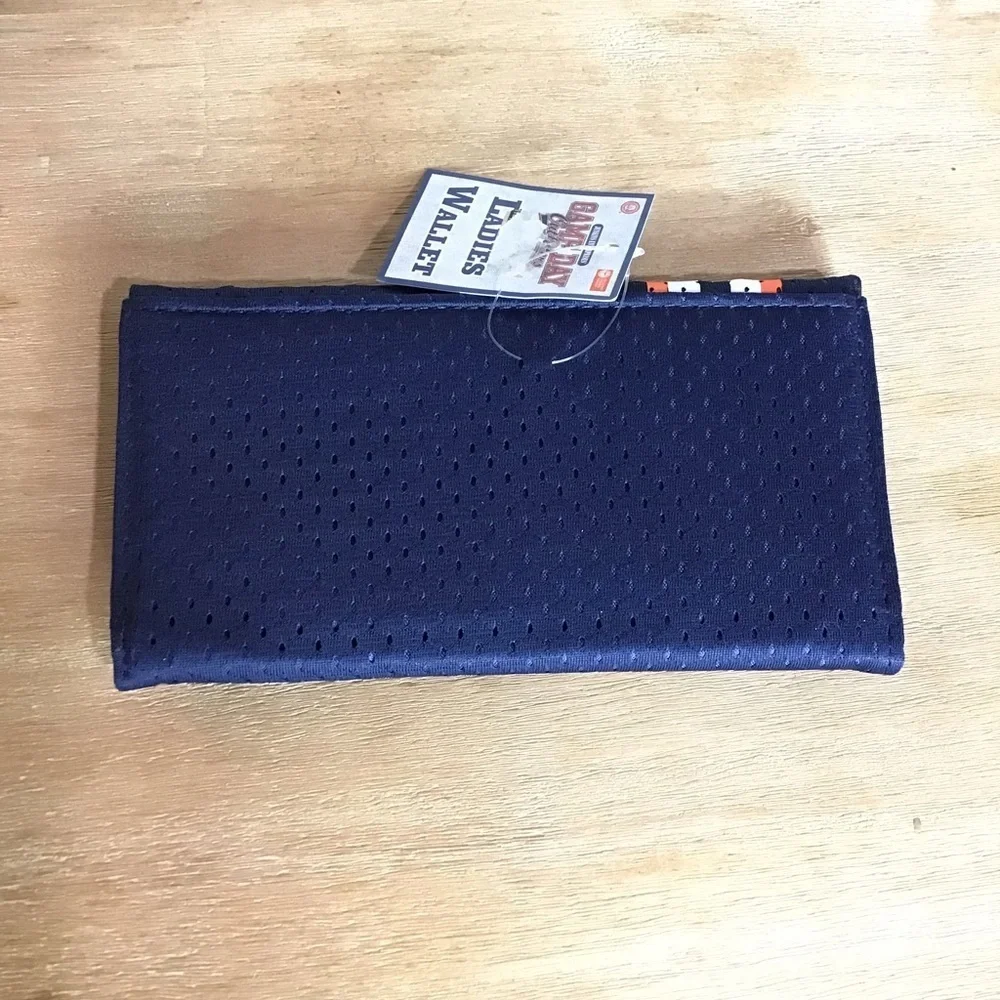 Gameday Outfitters Womens Auburn University Athletic Mesh Foldover Flap Wallet